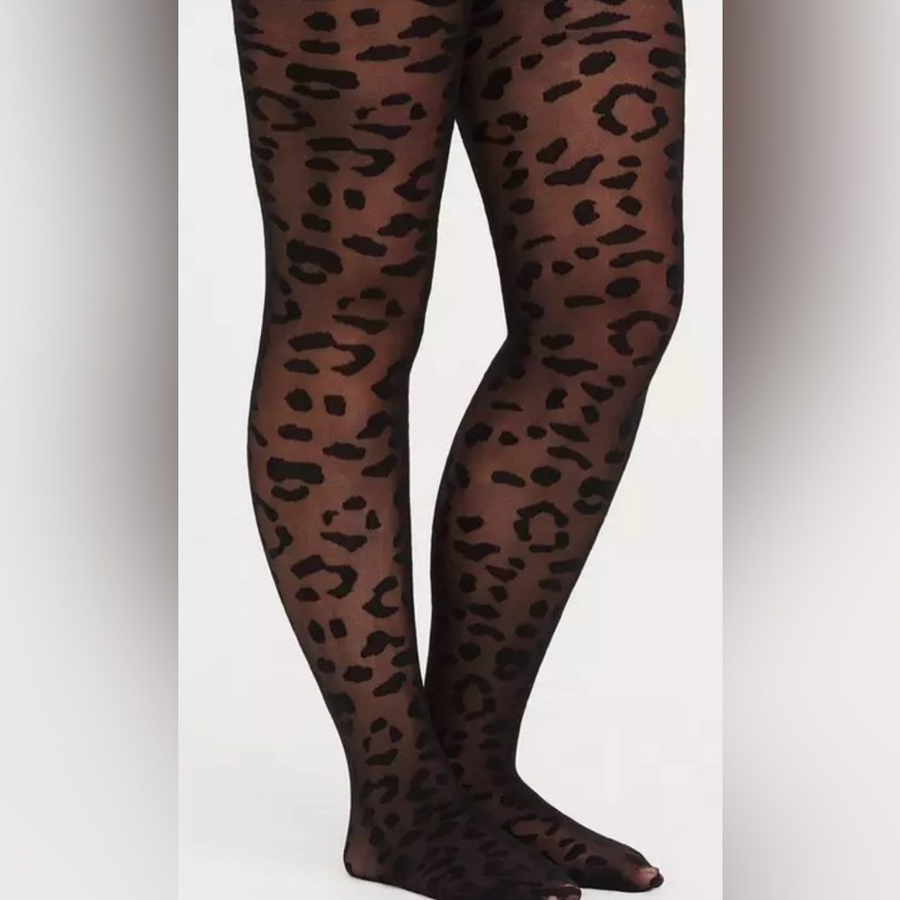 NWT Torrid Black Leopard Semi-Opaque Tights